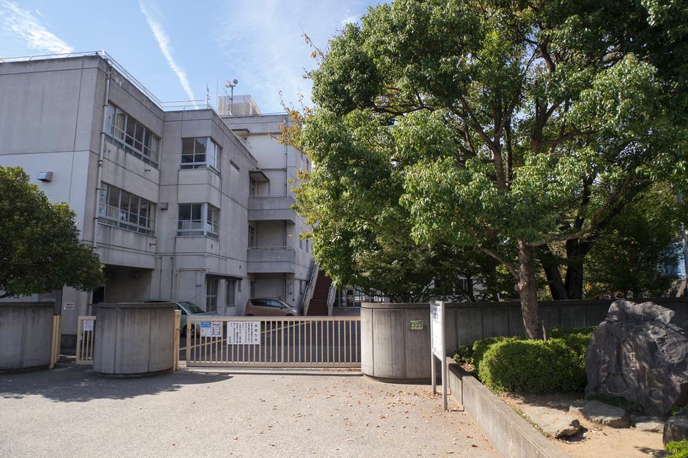 Primary school. Municipal Kurikidai is happy environment to 780m elementary school is also a familiar education to elementary school.