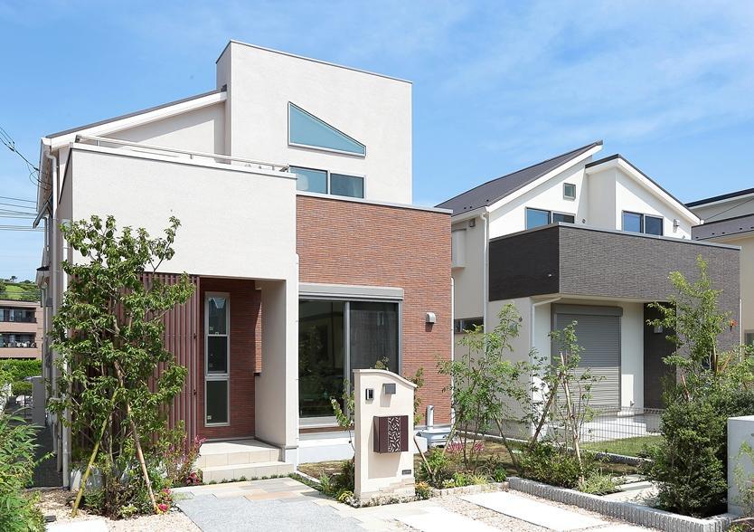 Local appearance photo. It is born in the corner of mature streets "Leafeon Kurihira Kurigi Street District Phase 3 ". Is a living environment suitable for life, full of nature full of calm and peace. Local appearance photo (August 2013 shooting)