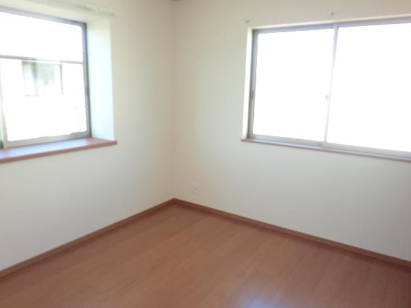 Non-living room. Second floor Northern chamber 6 Pledge