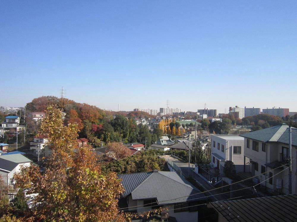 View photos from the dwelling unit. View from the site (December 2013), the view from the shooting site is for us to forget the hustle and bustle of the city