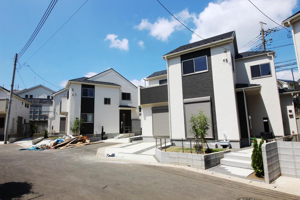 Sale already cityscape photo. Sale already the city average