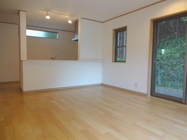 Living. Building 2 living