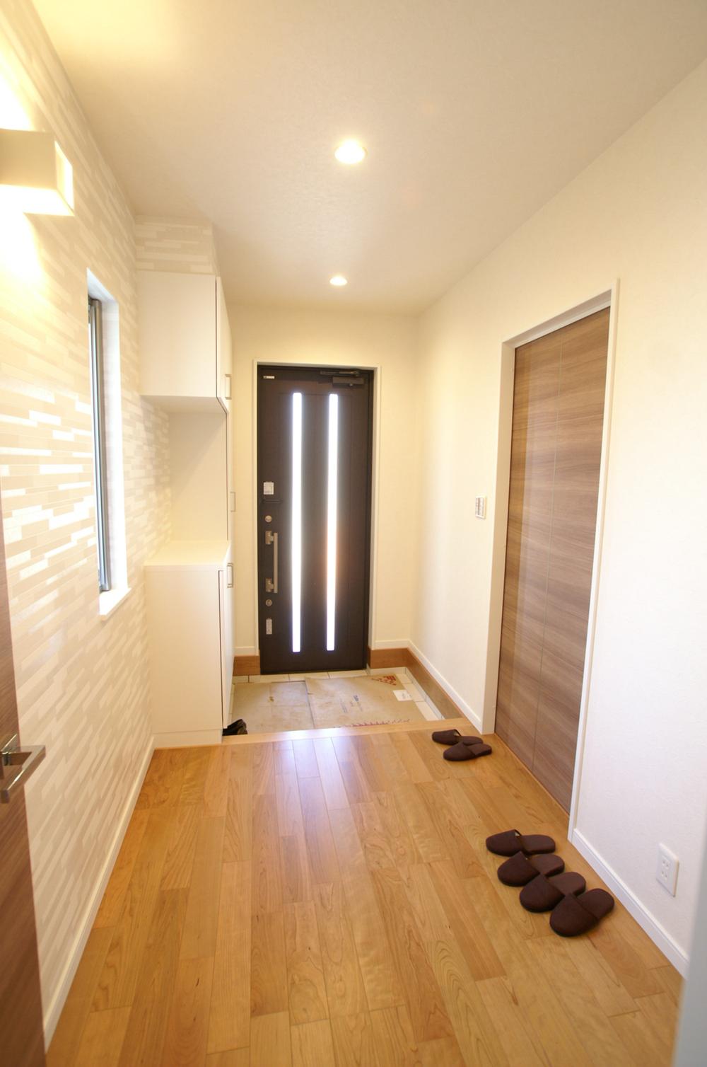 Entrance. Local (11 May 2013) Shooting