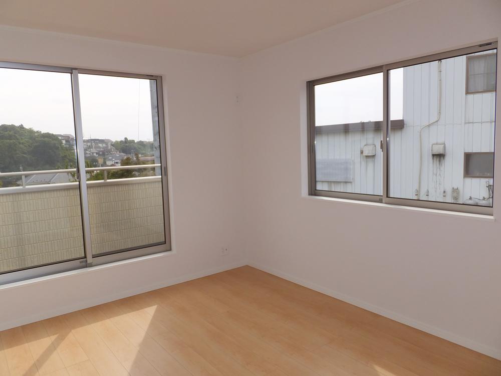 Non-living room. Indoor (11 May 2013) Shooting