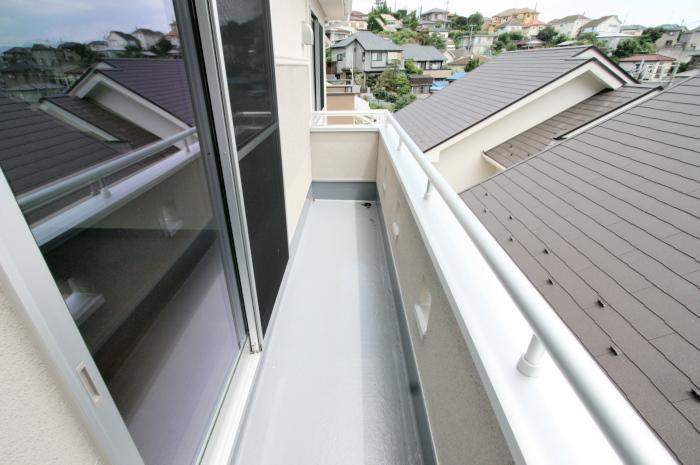 Balcony. South-facing balcony (4 Building)