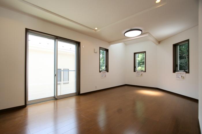 Living. Bright living room (4 Building)