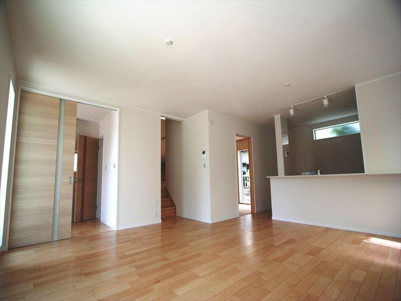 Same specifications photos (living)