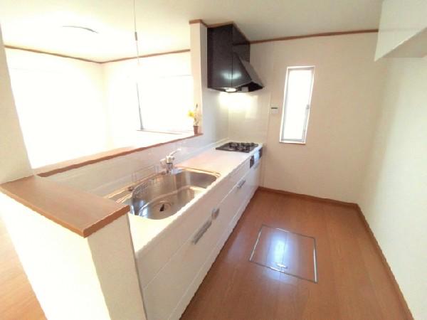 Kitchen. Underfloor Storage There