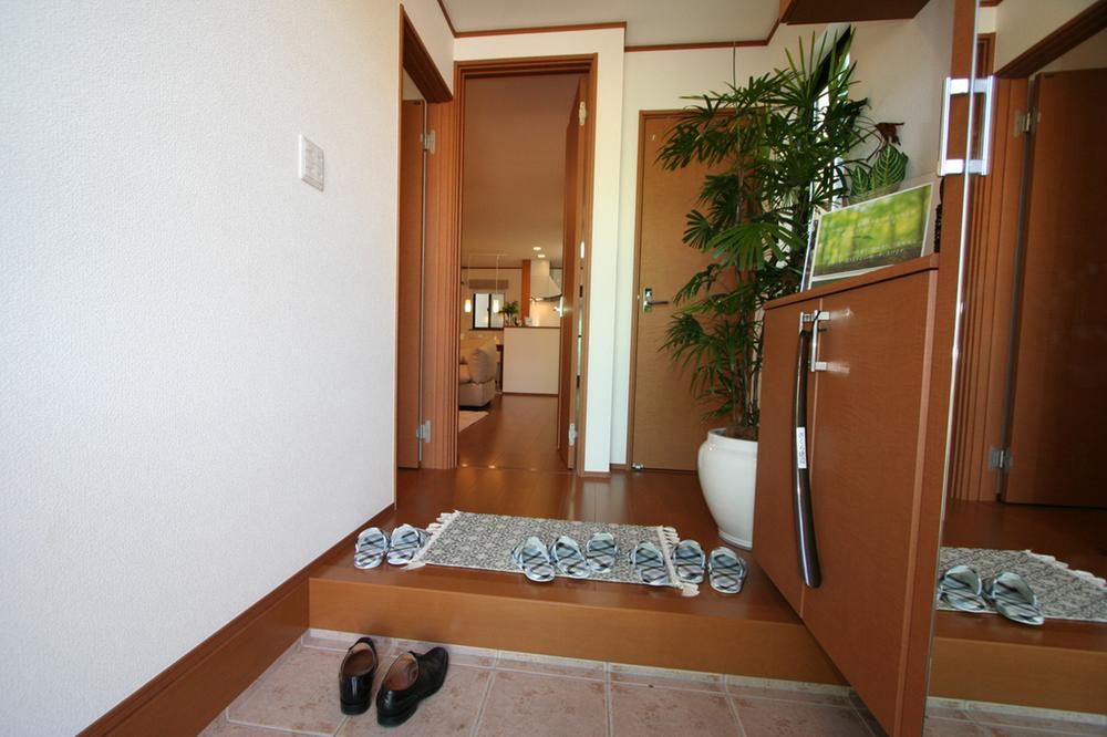 Entrance. Local (September 2013) Shooting