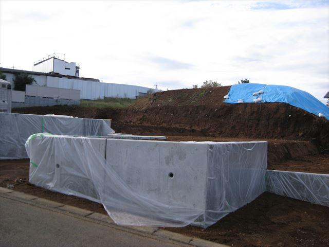 Local photos, including front road. Local (10 May 2013) Shooting