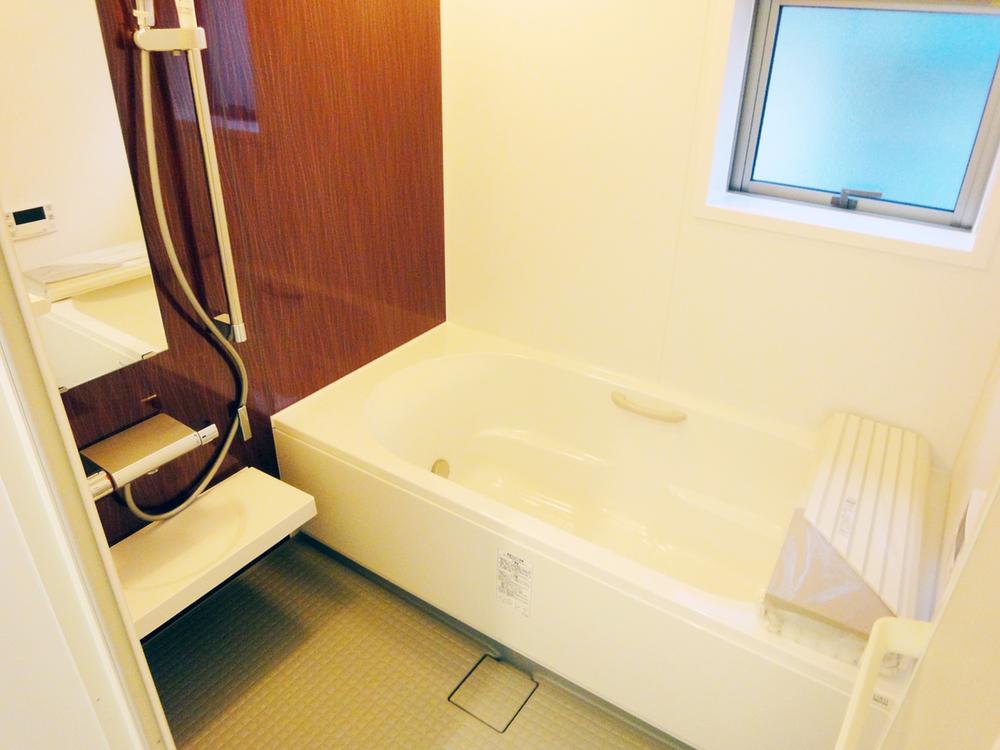 Bathroom. Indoor (12 May 2013) Shooting