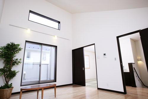 Same specifications photos (living). Living is the example of construction.