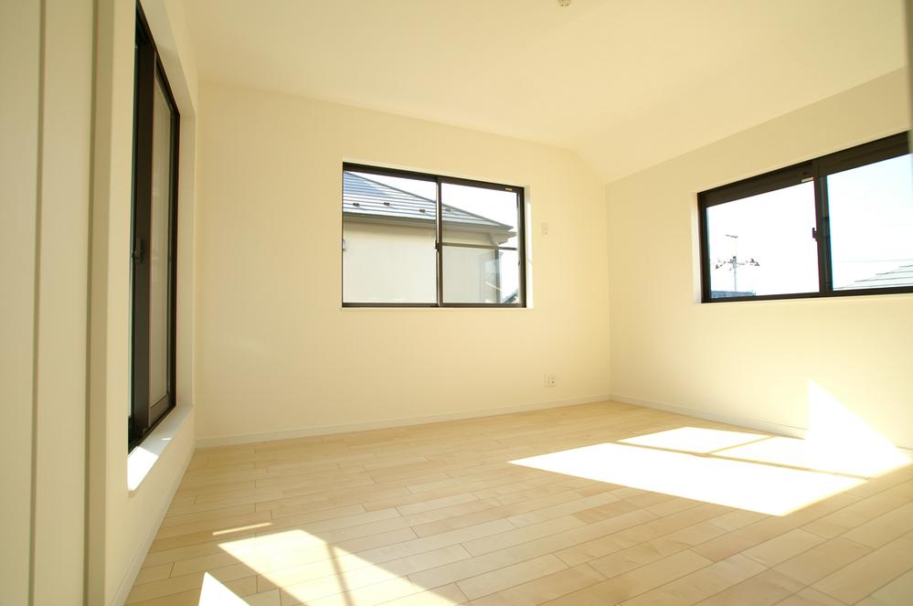 Non-living room. Indoor (11 May 2013) Shooting