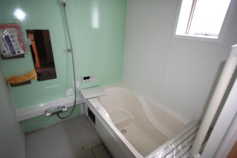 Bathroom. Local (July 2013) Shooting