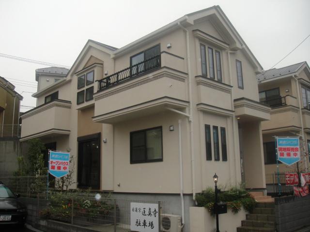 Local appearance photo. Local (10 May 2013) Shooting