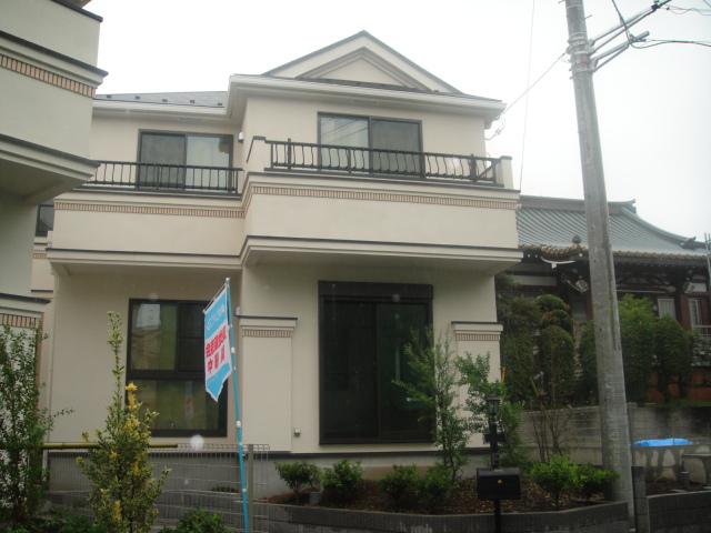 Local appearance photo. Local (10 May 2013) Shooting