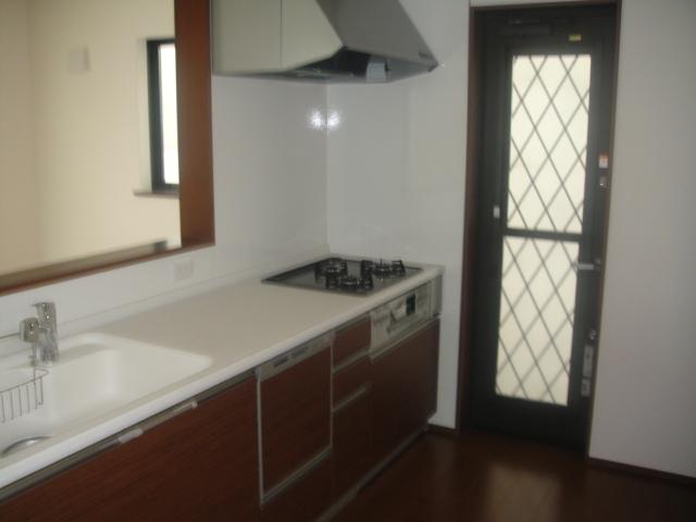 Kitchen. Indoor (10 May 2013) Shooting