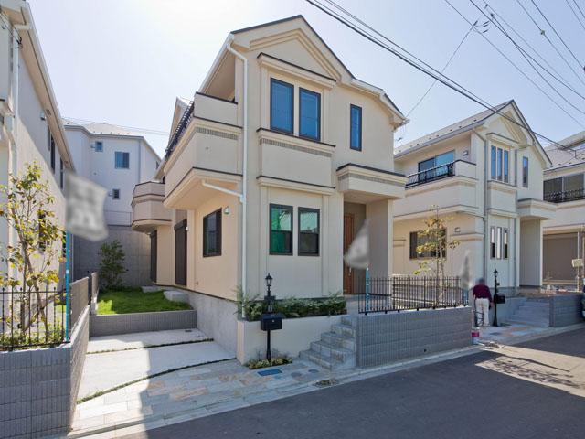 Local appearance photo. 4 Building