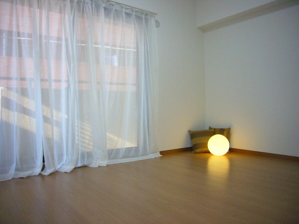 Non-living room. Indoor (12 May 2013) Shooting