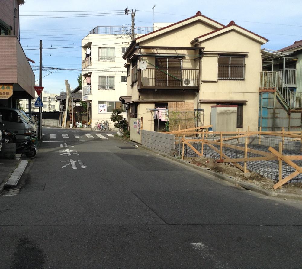 Local photos, including front road. Local Photos