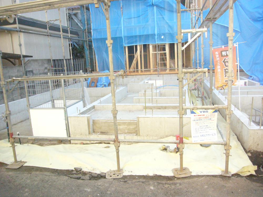 Local photos, including front road. Local (December 13, 2013) Shooting