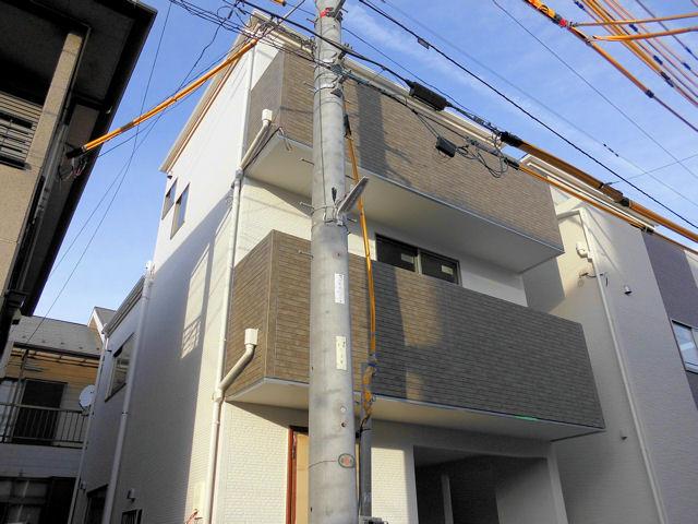 Local appearance photo. Local (12 May 2013) Shooting