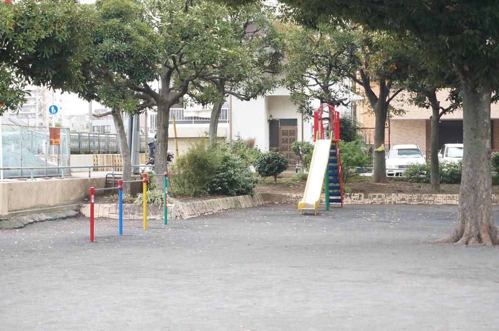 park. 398m until Wataridashin the town park