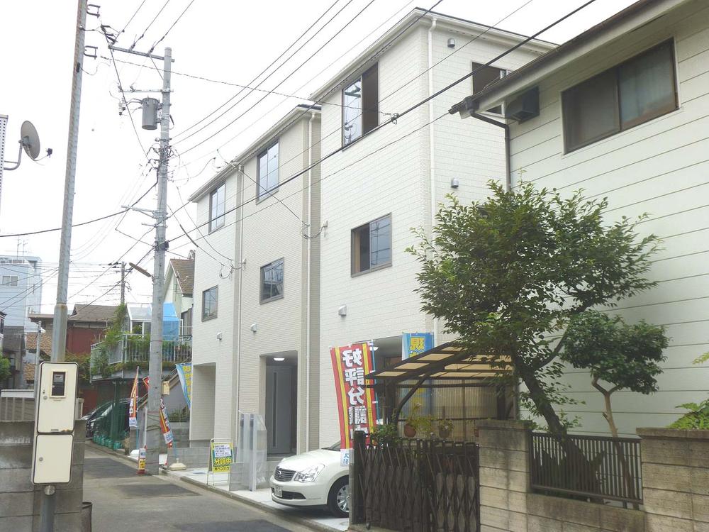 Local photos, including front road. Local (September 2013) Shooting