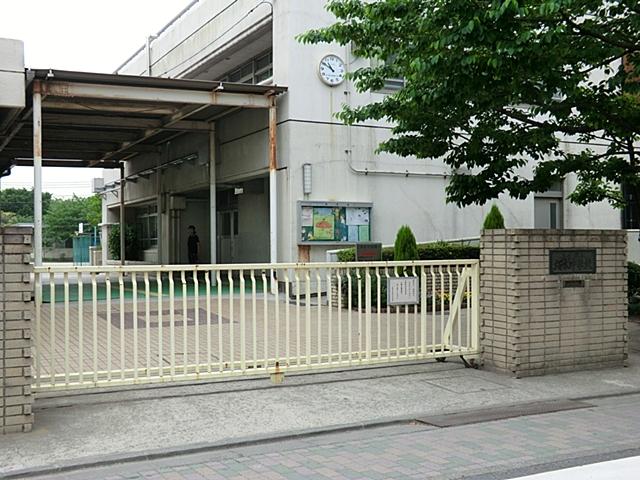 Junior high school. Kawasaki Municipal Sakuramoto 200m up to junior high school