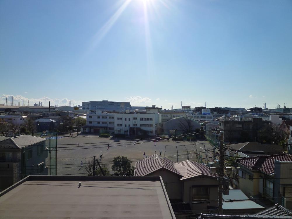 View photos from the dwelling unit. View from the site (December 2013) Shooting