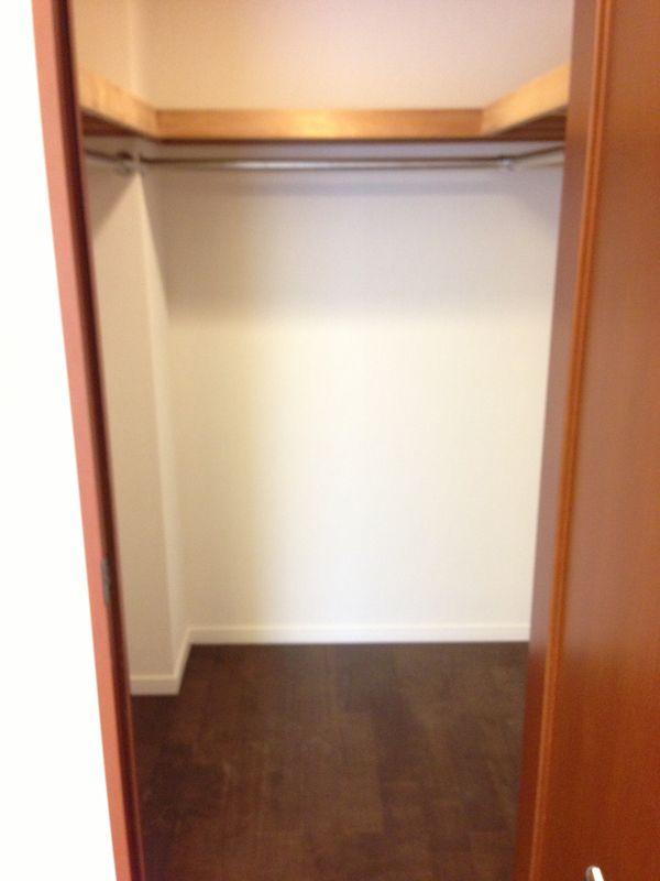 Receipt. Walk-in closet