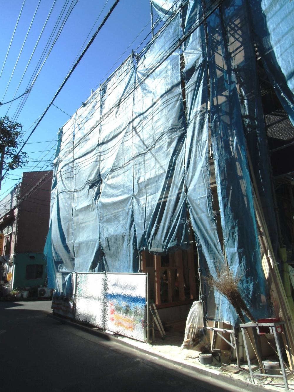 Local appearance photo. Local (12 May 2013) Shooting