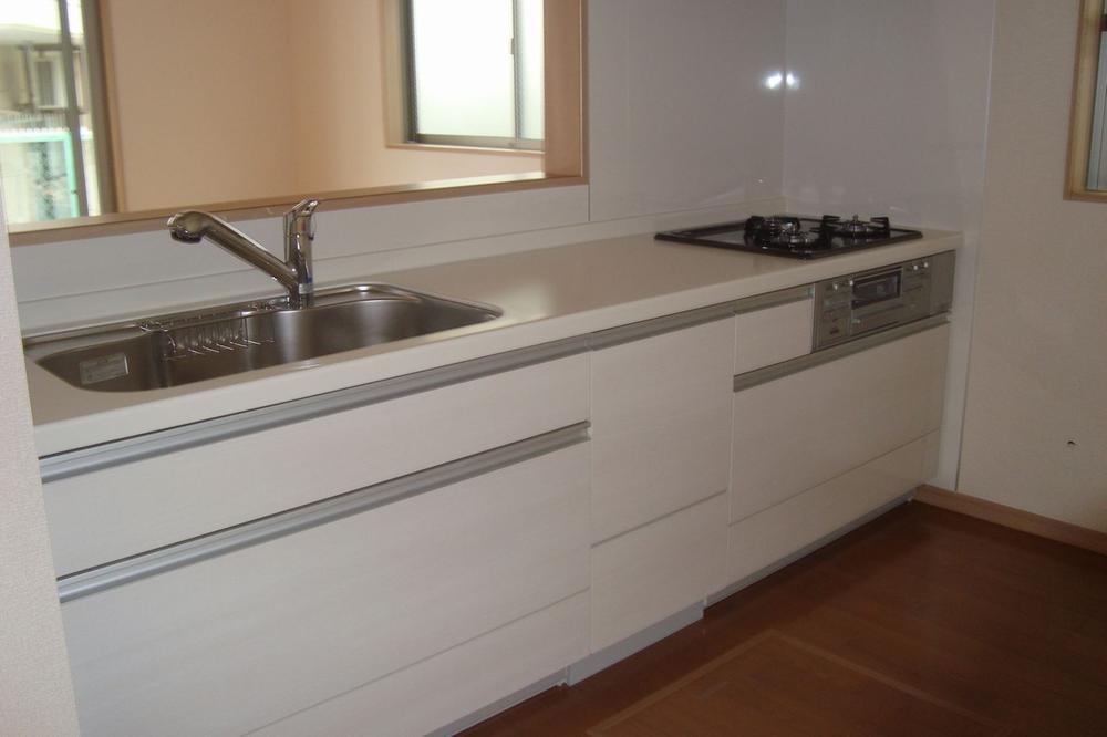 Kitchen. Panasonic system Kitchen. Popular White.