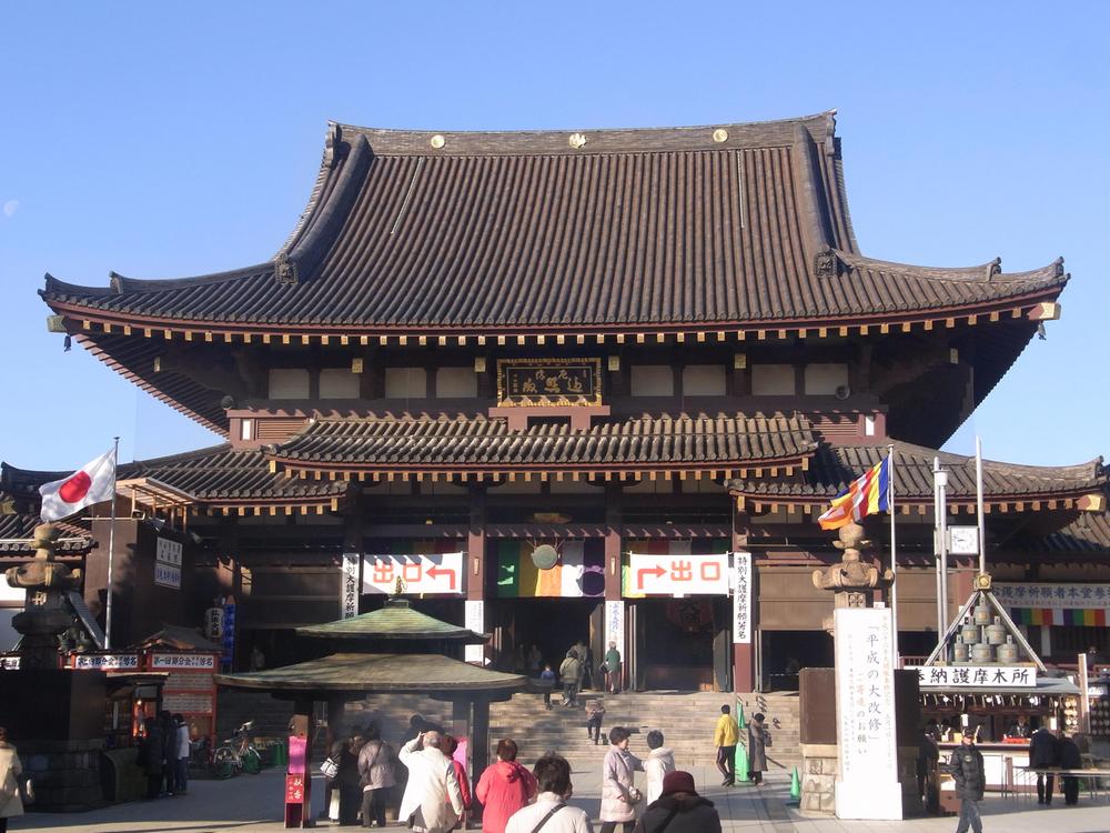 Streets around. 150m to Kawasaki Daishi