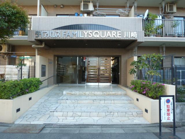 Entrance. Common areas
