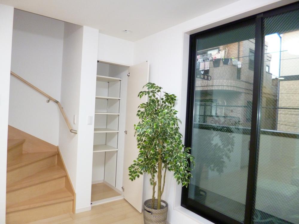 Living. Indoor (12 May 2013) storage also shooting living