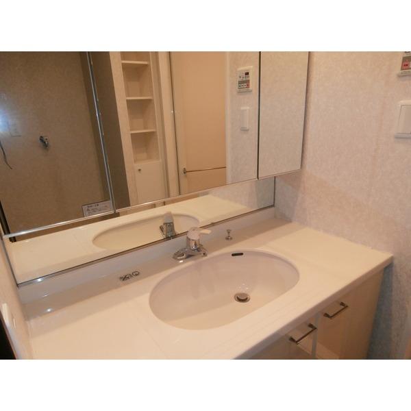 Wash basin, toilet