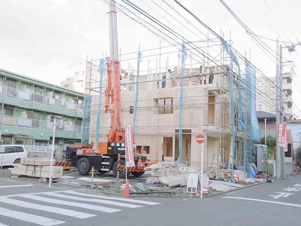 Local appearance photo. Local (12 May 2013) Shooting