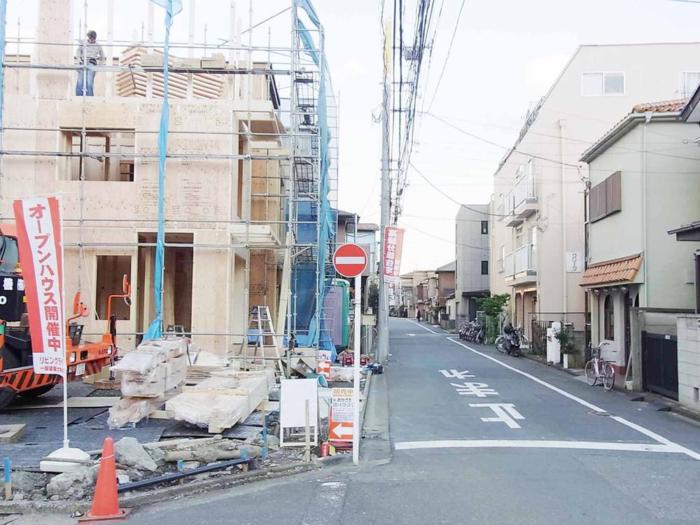 Local photos, including front road. Local (12 May 2013) Shooting