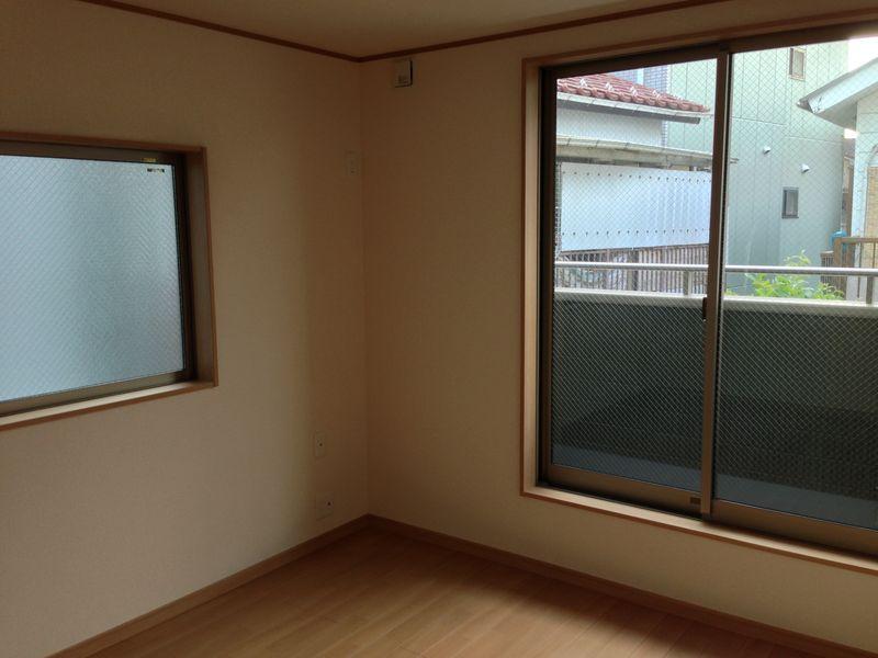 Living. 2013 April 1 shooting