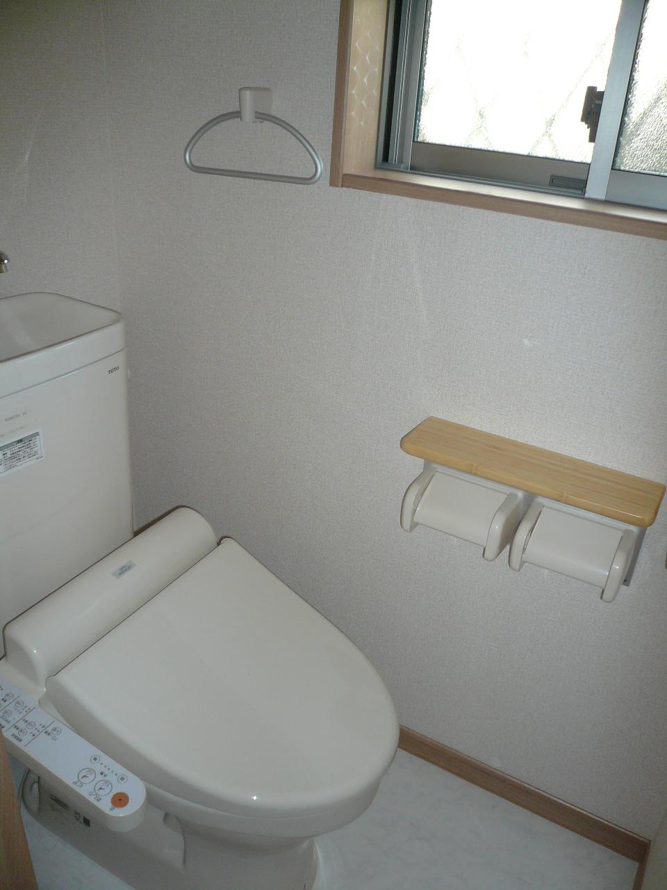 Toilet. Indoor September 2013) Shooting