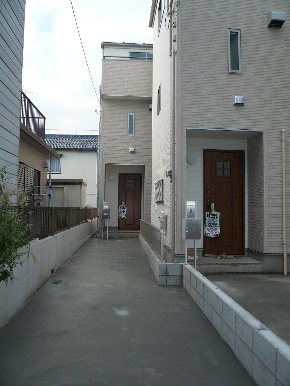 Local photos, including front road. Local (September 2013) Shooting