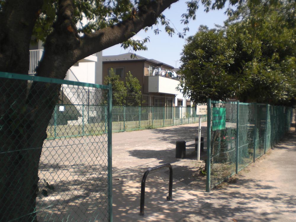 park. Sakuragawa to green space 10m