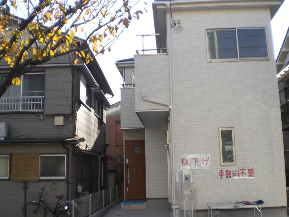 Local appearance photo. 2013 December 5 shooting