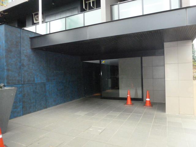 Entrance. Common areas