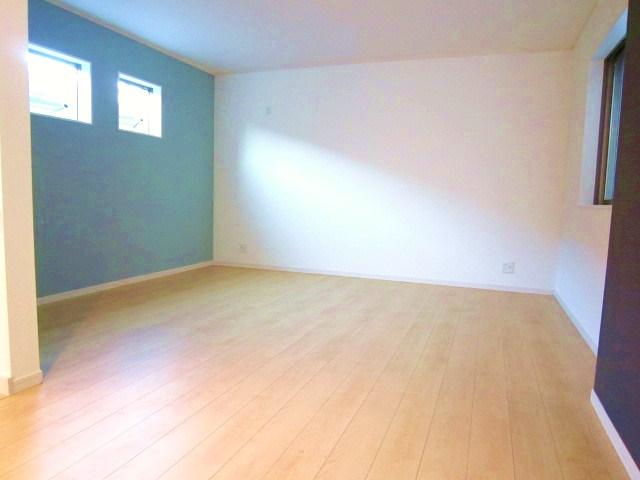 Living. Indoor (10 May 2013) Shooting, Easy-to-use is a good living.