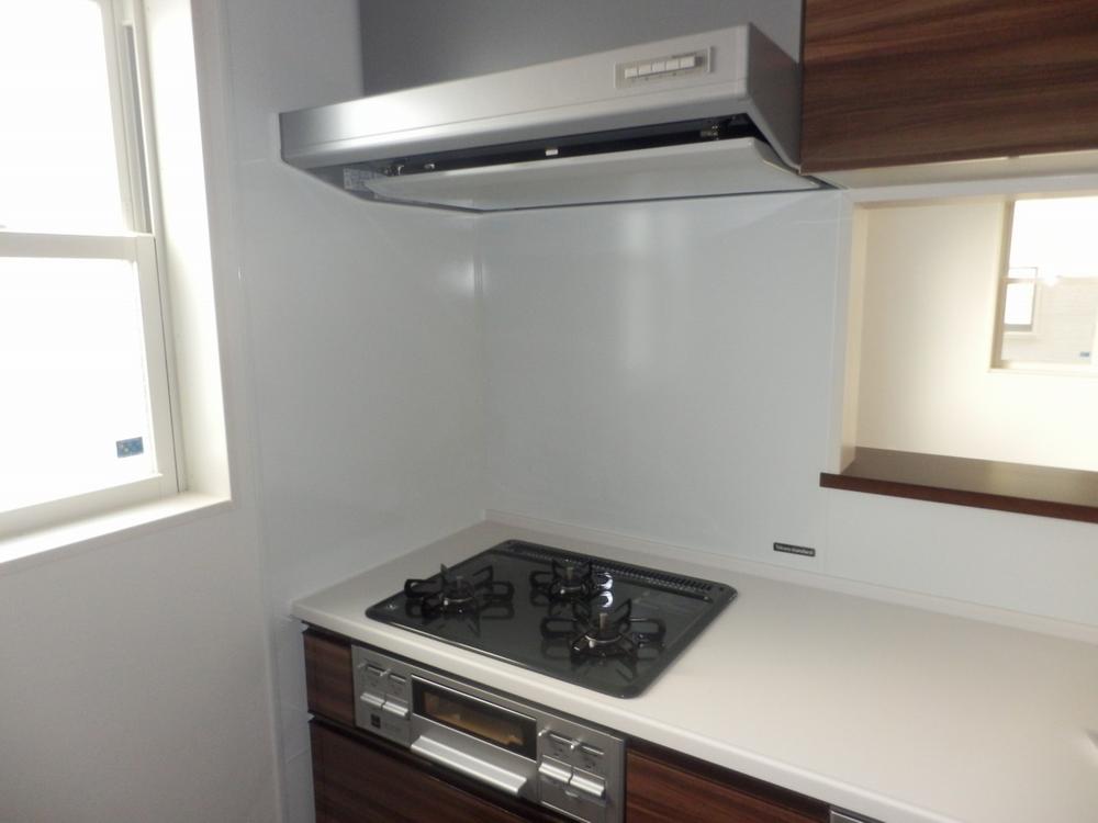 Kitchen. Indoor (11 May 2013) Shooting