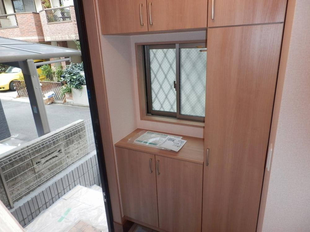 Entrance. Local (12 May 2013) Shooting