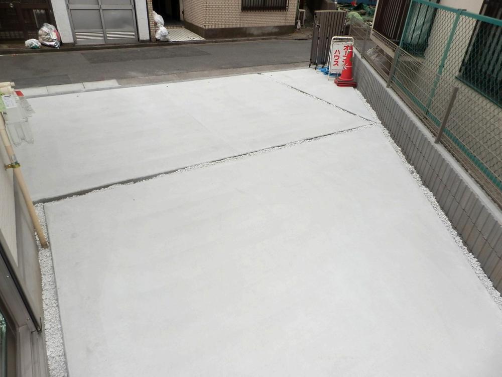 Parking lot. Local (12 May 2013) Shooting