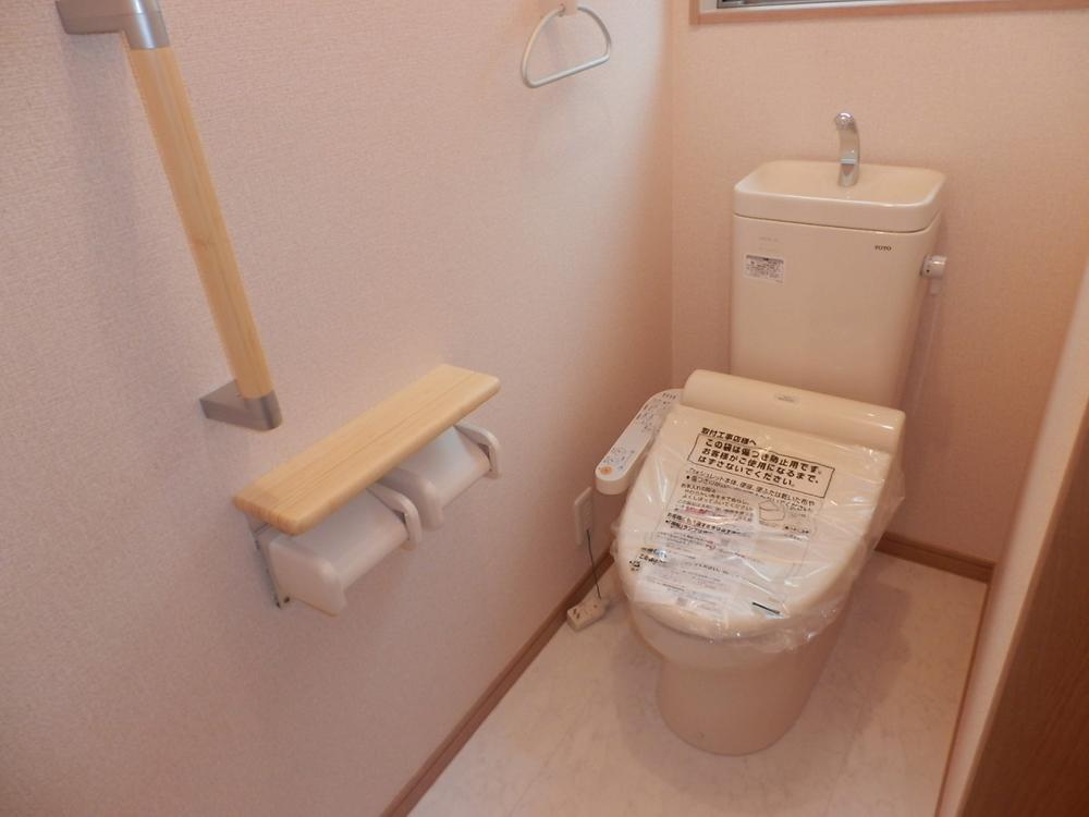 Toilet. Indoor (12 May 2013) Shooting